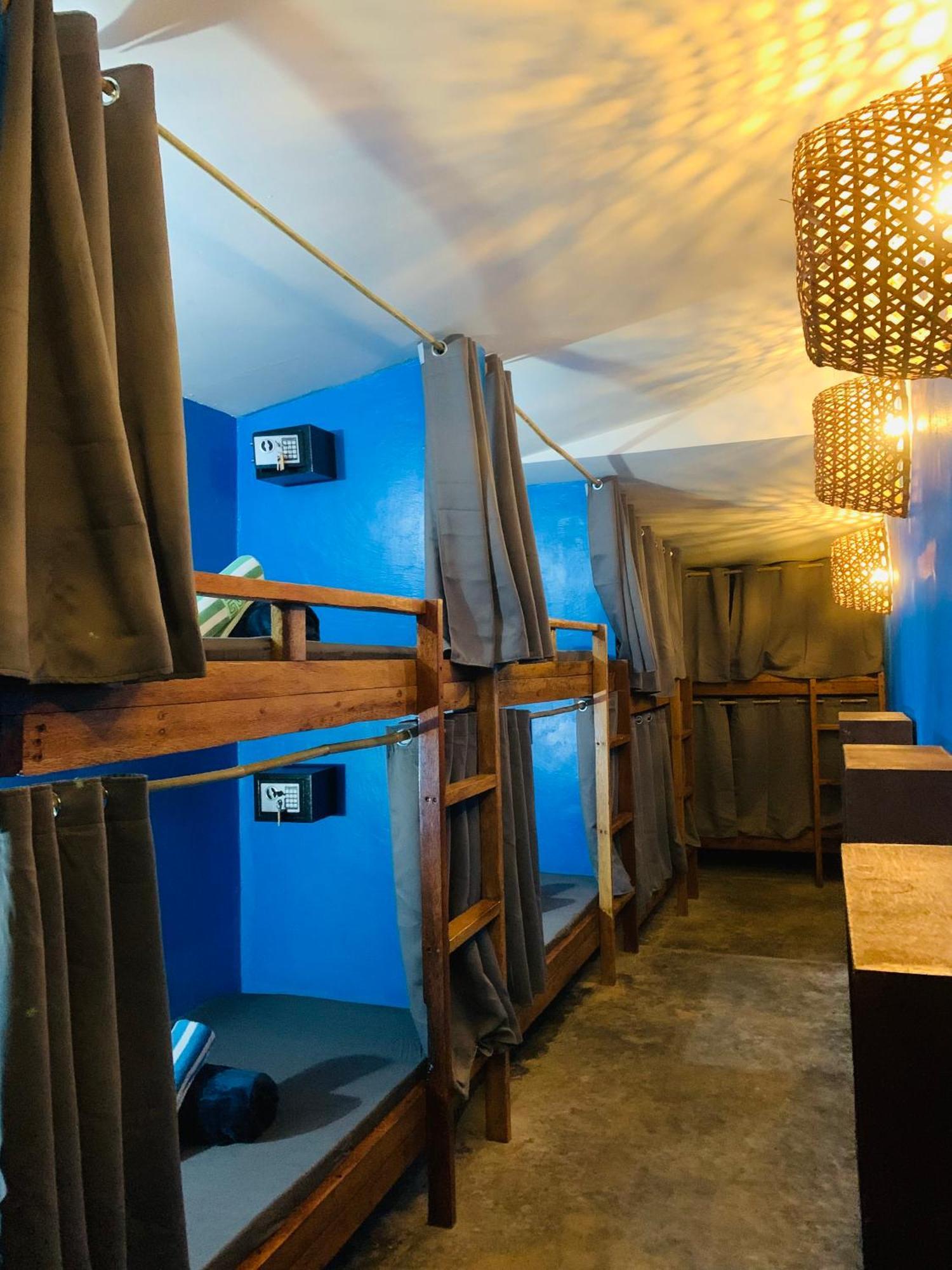 Jaydy Hostel General Luna  Eksteriør bilde